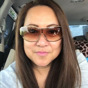 Meet your Posher, Lorie